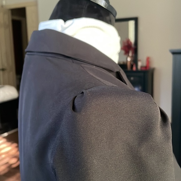 STUDIO F, Beautiful Black Blazer - Picture 6 of 12